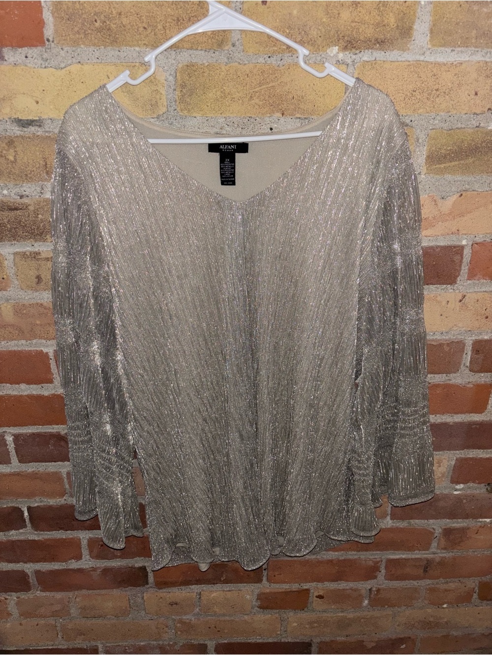 Alfani Shimmery Silver Ribbed V‑Neck Long Sleeve Top